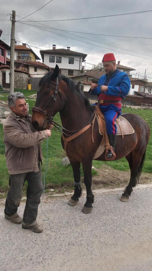 Стаи За Гости Дончо Войвода Koprivshtitsa Bagian luar foto
